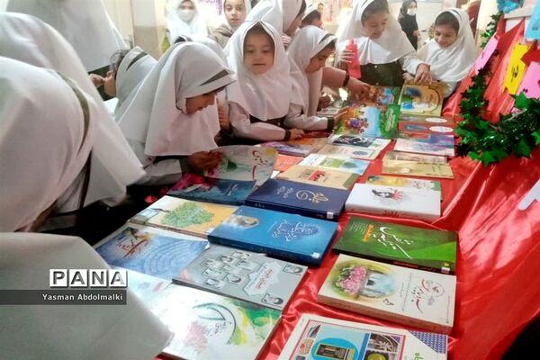 برگزاری نمایشگاه من یار مهربانم درآموزشگاه الله‌اکبر اسلامشهر