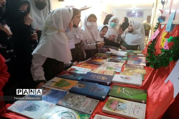 برگزاری نمایشگاه من یار مهربانم درآموزشگاه الله‌اکبر اسلامشهر