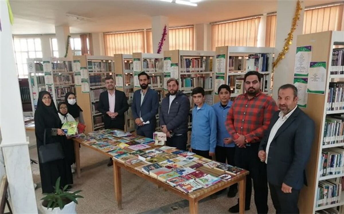 بازدید مدیر سازمان دانش‌آموزی قم از کتابخانه‌های کهک و دستجرد