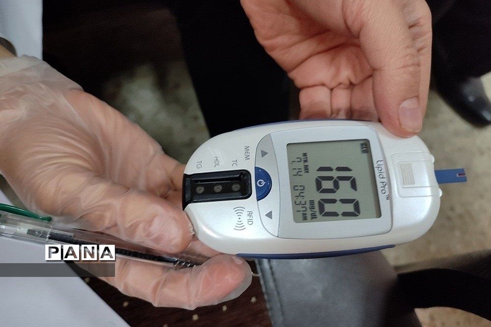 تست قند خون فرهنگیان مرکز استعدادهای درخشان شهیدبهشتی رودهن