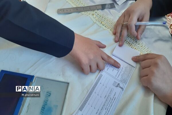برگزاری انتخابات شورای دانش‌آموزی دبیرستان مکتبی