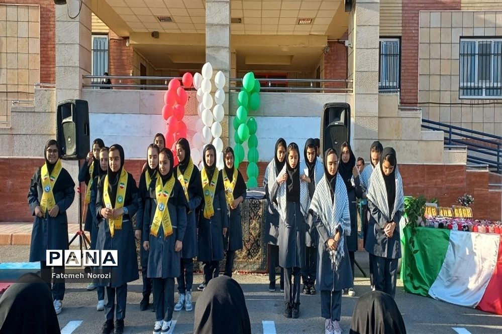 تقدیر از دانش‌آموزان منتخب مسابقات دبیرستان خوارزمی رباط‌ کریم