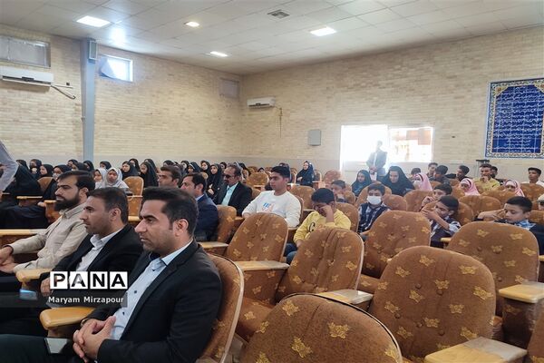 تجلیل از مولفین دانش‌آموز و فرهنگی منطقه فورگ