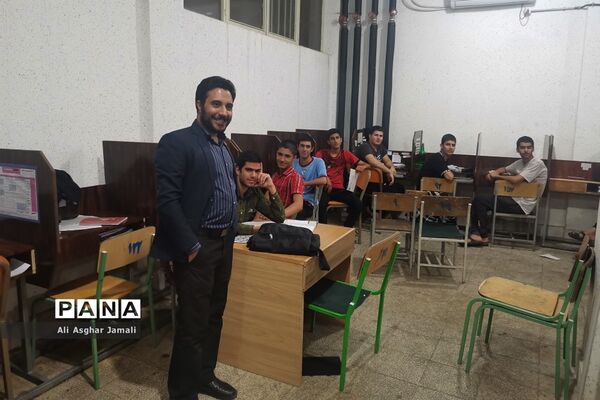 بازدید رئیس و معاونان سازمان دانش‌آموزی فارس از مدرسه شبانه‌روزی عشایری شهید بهشتی در شیراز