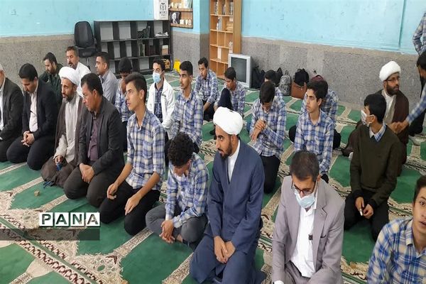 مراسم یادواره شهدا به‌مناسبت هفته بسیج در مدارس امیدیه