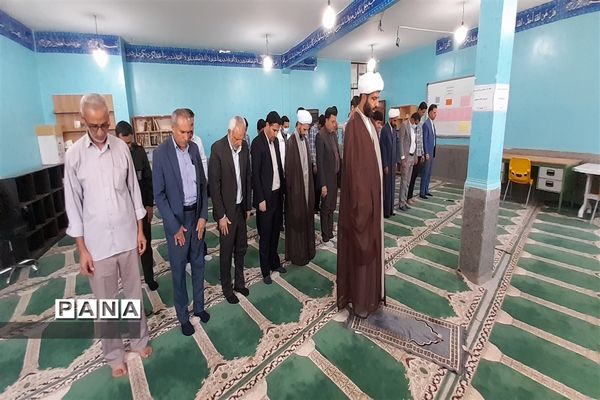 مراسم یادواره شهدا به‌مناسبت هفته بسیج در مدارس امیدیه