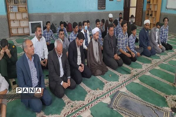 مراسم یادواره شهدا به‌مناسبت هفته بسیج در مدارس امیدیه