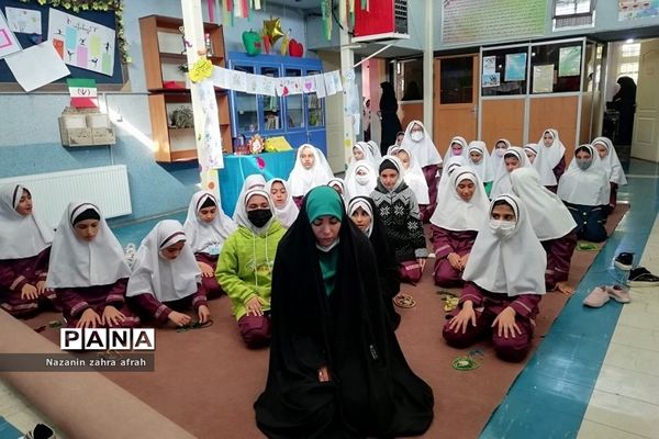 آموزش احکام نماز و برگزاری نماز در دبستان حضرت زهرا(س) ۱ رودهن