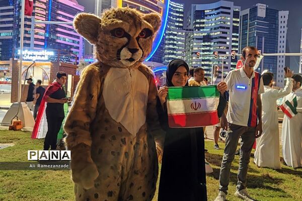 حمایت دانش‌آموزان ایرانی مقیم قطر از تیم ملی فوتبال ایران