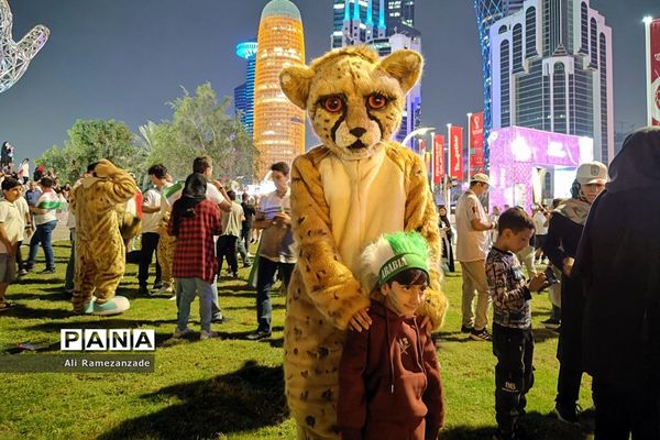 حمایت دانش‌آموزان ایرانی مقیم قطر از تیم ملی فوتبال ایران