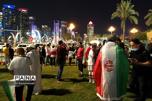 حمایت دانش‌آموزان ایرانی مقیم قطر از تیم ملی فوتبال ایران