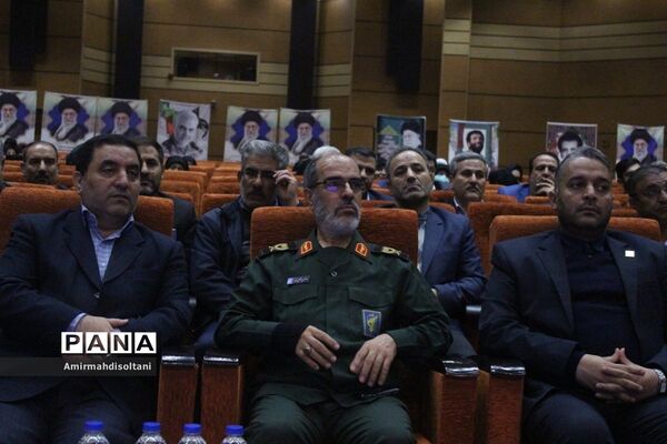همایش هیات‌های اندیشه‌ورزی فرهنگیان در تبریز