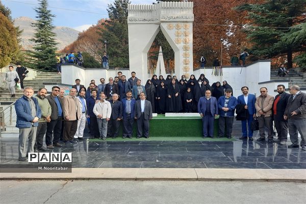 دعای ندبه در جوار مزار شهدای گمنام اردوگاه شهید‌باهنر