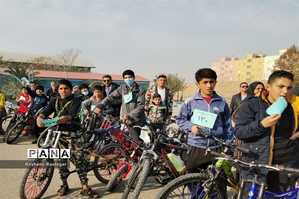 تور دوچرخه سواری در پاکدشت به مناسبت هفته بسیج