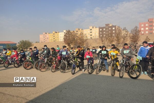 تور دوچرخه سواری در پاکدشت به مناسبت هفته بسیج