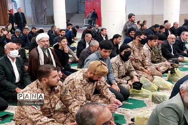 حضور پرشور بسیجیان در نماز جمعه زنجان به‌مناسبت هفته بسیج