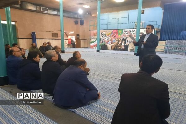 تجدید پیمان فرهنگیان و دانش‌آموزان با آرمان‌های انقلاب در حسینیه جماران