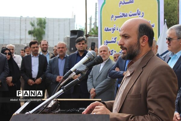 کلنگ ساخت هنرستان شهید داریوش رضایی‌نژاد در ریشهر بوشهر
