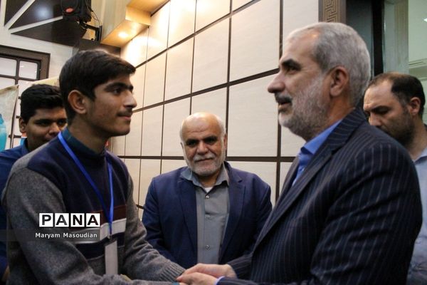 نشست صمیمی وزیر آموزش و پرورش با نمایندگان تشکل‌های دانش‌آموزی استان بوشهر