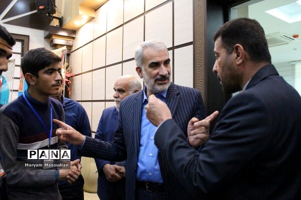 نشست صمیمی وزیر آموزش و پرورش با نمایندگان تشکل‌های دانش‌آموزی استان بوشهر
