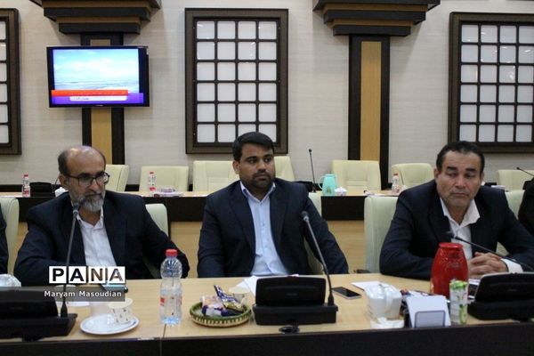 جلسه شورای آموزش و پرورش و قرارگاه عدالت تربیتی استان بوشهر با حضور وزیر آموزش و پرورش