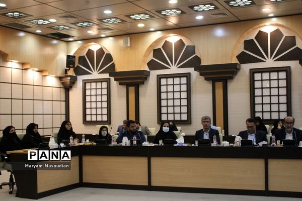 نشست صمیمی وزیر آموزش و پرورش با فرهنگیان استان بوشهر