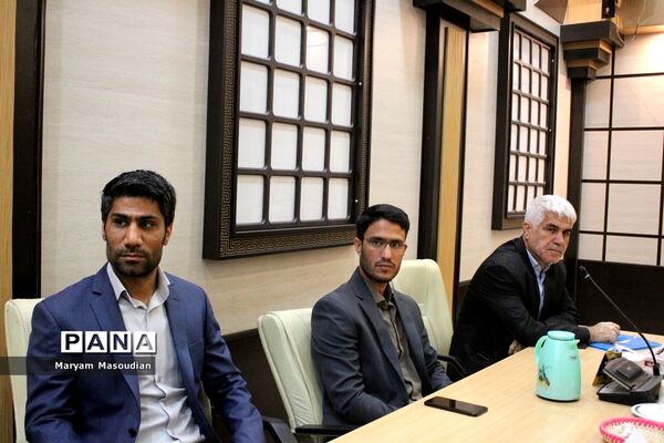 نشست صمیمی وزیر آموزش و پرورش با فرهنگیان استان بوشهر