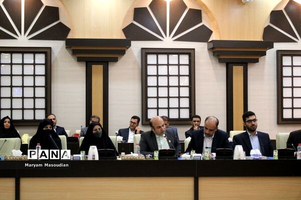 نشست صمیمی وزیر آموزش و پرورش با فرهنگیان استان بوشهر