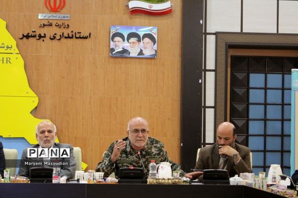 نشست صمیمی وزیر آموزش و پرورش با فرهنگیان استان بوشهر