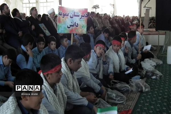 حضور پرشکوه دانش‌آموزان کاشمری در همایش بزرگ اقتدار بسیج
