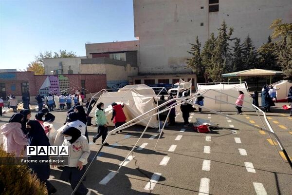 برگزاری مانور آموزشی و عملیاتی اسکان پس از زلزله در مدرسه  تربیت رودهن