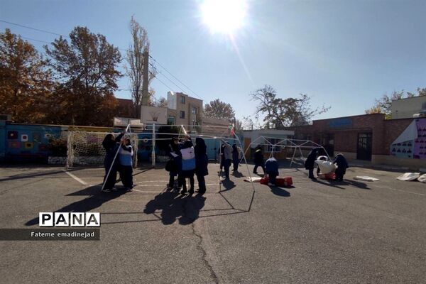 برگزاری مانور آموزشی و عملیاتی اسکان پس از زلزله در مدرسه  تربیت رودهن