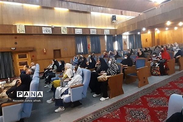 برگزاری جلسات آموزش خانواده در مدارس رودهن