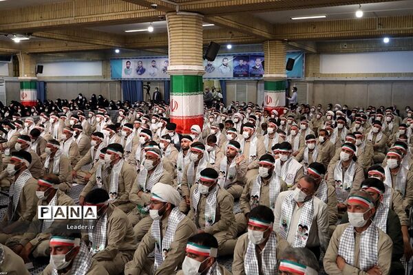 دیدار بسیجیان با رهبر معظم انقلاب