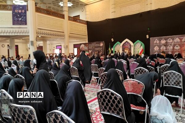 کارگاه آموزشی «بی‌هویتی زن در فرهنگ غرب و فروپاشی خانواده» در حرم مطهر شاهچراغ
