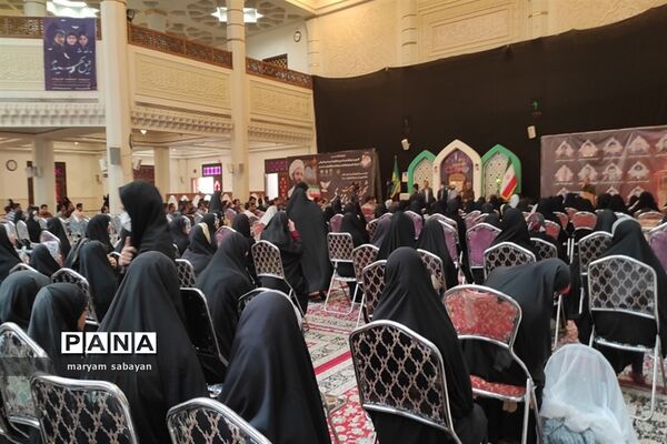 کارگاه آموزشی «بی‌هویتی زن در فرهنگ غرب و فروپاشی خانواده» در حرم مطهر شاهچراغ