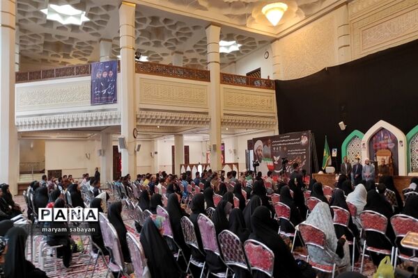 کارگاه آموزشی «بی‌هویتی زن در فرهنگ غرب و فروپاشی خانواده» در حرم مطهر شاهچراغ