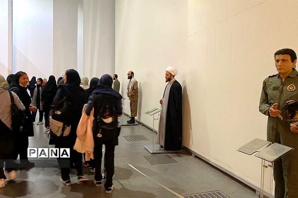 اردوی باغ موزه دفاع مقدس دانش‌آموزان مدرسه مهر آفرین رودهن