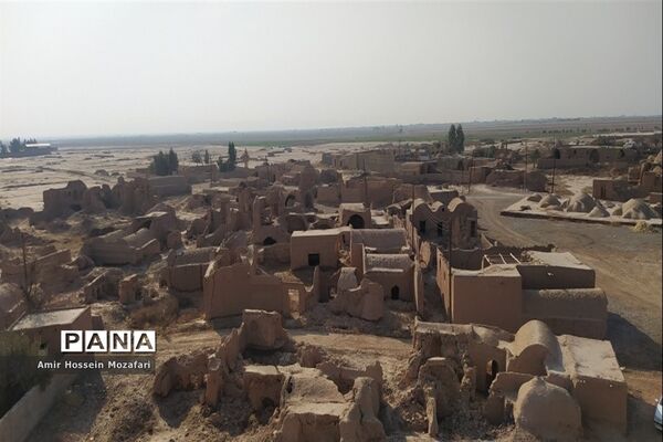 مراسم تقدیر از طلایه‌داران تعلیم و تربیت شهرستان آرادان