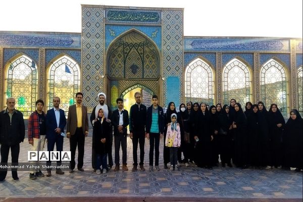 باغ‌گردی و بازدید مربیان پرورشی شهرستان سمنان از بناهای تاریخی