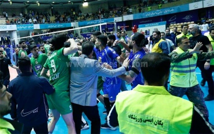 باورنکردنی و عجیب؛ کتک‌کاری بازیکن ملی‌پوش با هواداران
