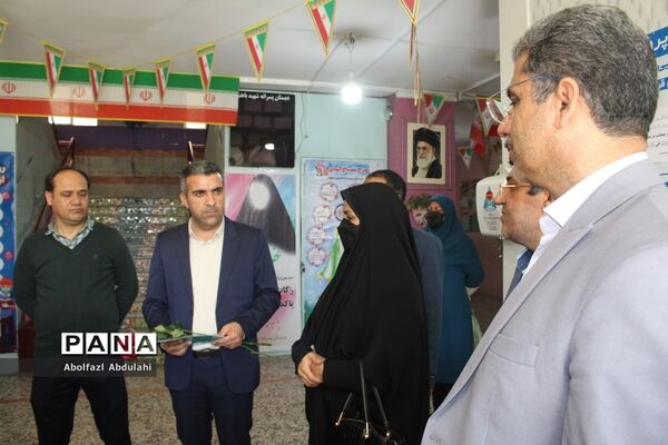 سپاس مربی توسط دانش‌آموزان پیشتاز استان بوشهر