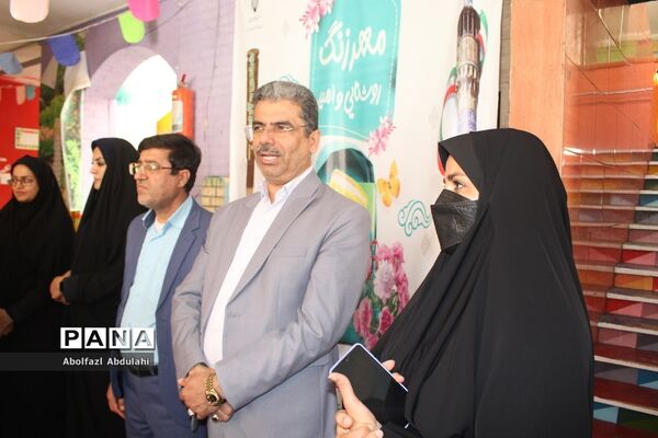 سپاس مربی توسط دانش‌آموزان پیشتاز استان بوشهر