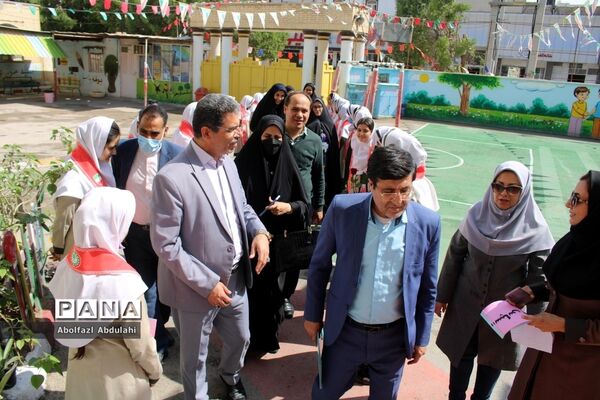 سپاس مربی توسط دانش‌آموزان پیشتاز استان بوشهر