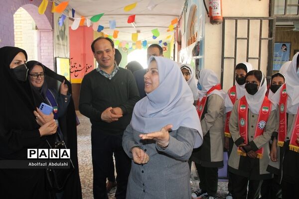سپاس مربی توسط دانش‌آموزان پیشتاز استان بوشهر