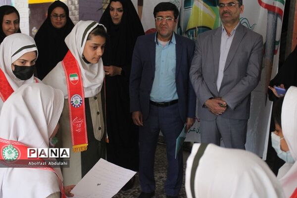 سپاس مربی توسط دانش‌آموزان پیشتاز استان بوشهر