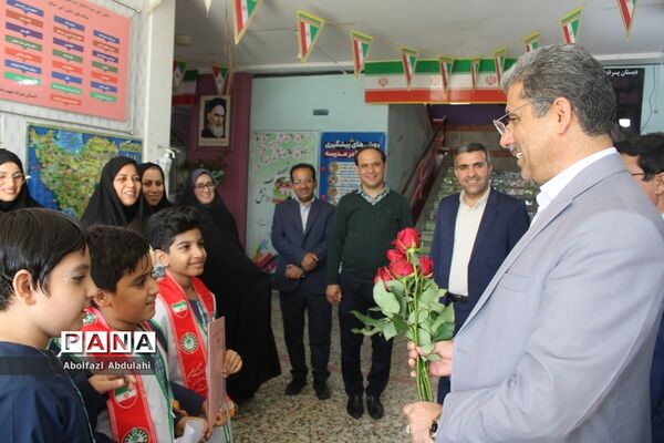 سپاس مربی توسط دانش‌آموزان پیشتاز استان بوشهر