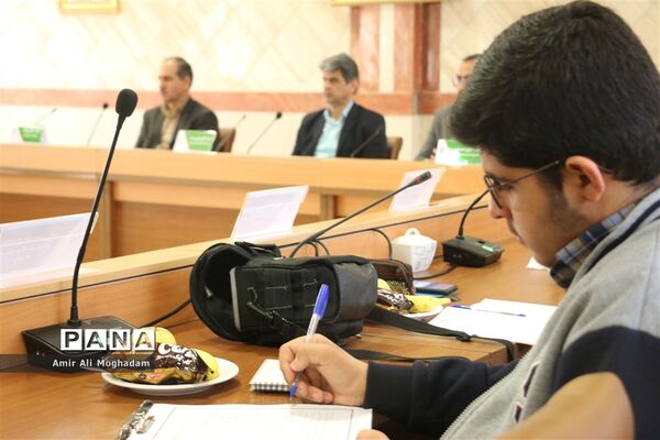 هم‌اندیشی مدیرعامل بنیاد فرهنگی رضوی با مشاوران جوان