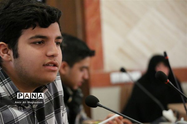 هم‌اندیشی مدیرعامل بنیاد فرهنگی رضوی با مشاوران جوان
