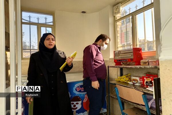 بازدید شبکه بهداشت از دبیرستان عدالت شهر جوادآباد